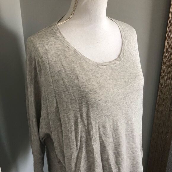 NWT Subtle Luxury Fog Colored Sweater - Picture 2 of 7